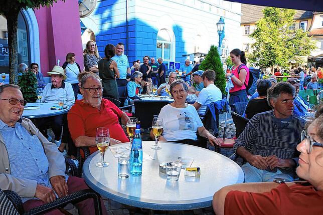 Bild 20: Stadtmusik Löffingen begeistert beim Open-Air-Konzert: Löffinger Städtle ein Klang- und Farbenmeer
