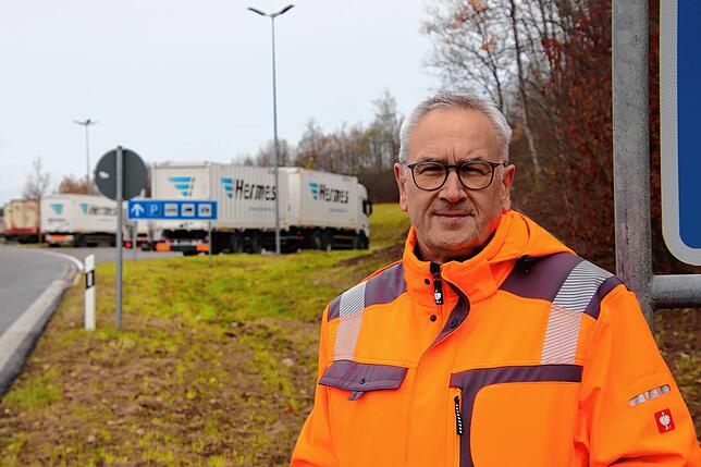 Gerhard Braun, Leiter der Autobahnmeisterei Engen am Parkplatz Räthisgraben.