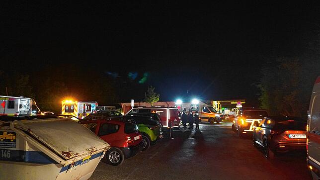 Etwa 30 Rettungskräfte waren in der Nacht von Freitag auf Samstag, 29./30. August, auf dem Freizeitgelände Weilermühle im Einsatz, ...