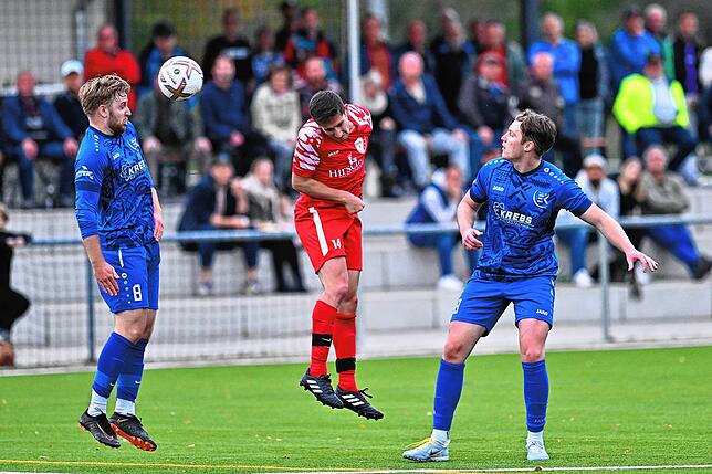 Bild 10: FC Schlüchttal unterliegt mit 1:2 beim TuS Efringen-Kirchen &ndash; und wir haben Bilder!