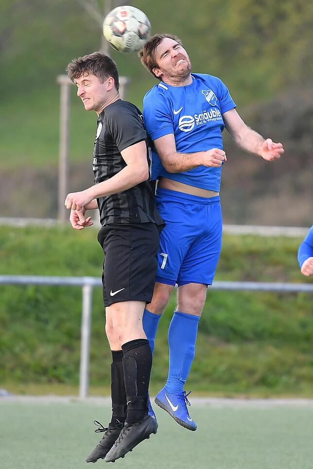 Bild 5: FC Hochrhein düpiert den TuS Efringen-Kirchen mit einem 3:1-Sieg im Rebland &ndash; und wir haben Bilder!