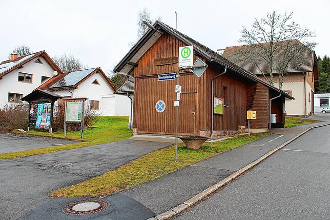 So sah es früher aus: Das Unterbränder Feuerwehrgerätehaus vor dem Abriss im Jahr 2019.