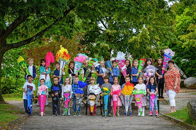Stephan-Brodman-Schule, Immenstaad: Die Erstklässler der Klasse 1a mit Klassenlehrerin  Christiane von Rauchhaupt.