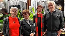 Wahlen und Ehrungen beim Gesangverein Erzingen (von links): Rosemarie Gehringer, Ingrid Büche, Erika Urban und Vorsitzender Ernst-Peter ...