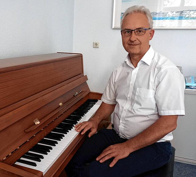 Viel Arbeit: Werner Hilpert, Leiter der Musikschule Südschwarzwald in Tiengen, hat seit Corona kaum eine ruhige Minute, besonders die ...