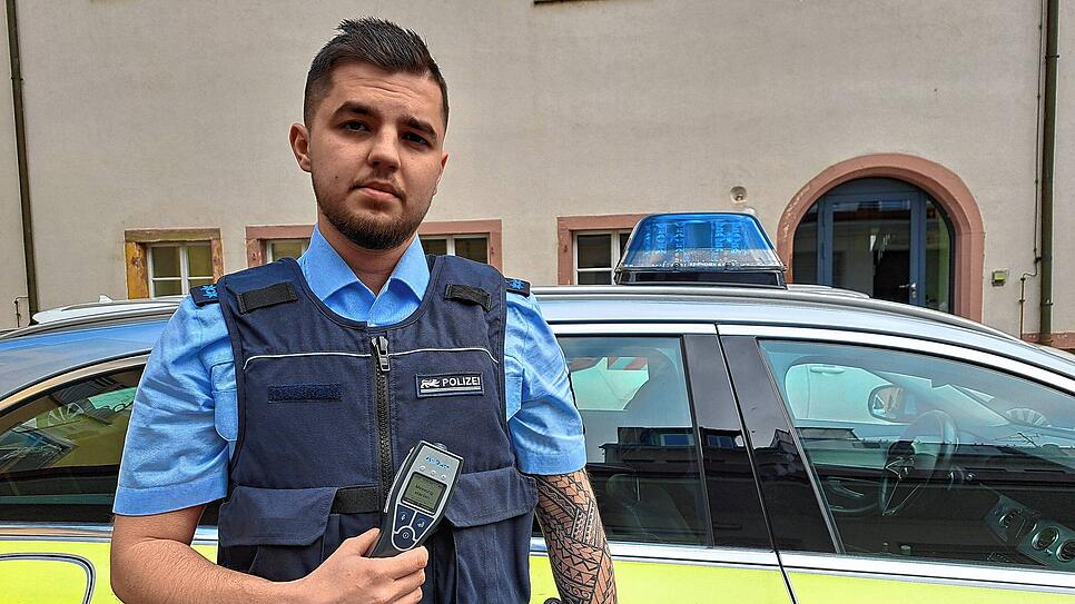 Polizeihauptmeister Kai Daus kennt sich mit Drogentests gut aus. Der 24-Jährige weiß zudem, auf welche Konsumanzeichen er bei ...