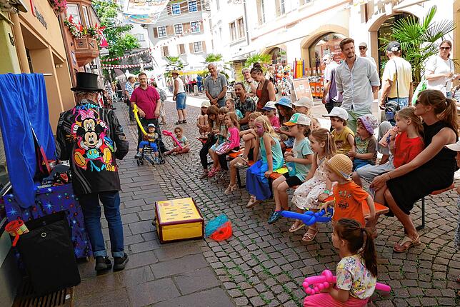Bild 30: Lebendige Stadt in der Fußgängerzone