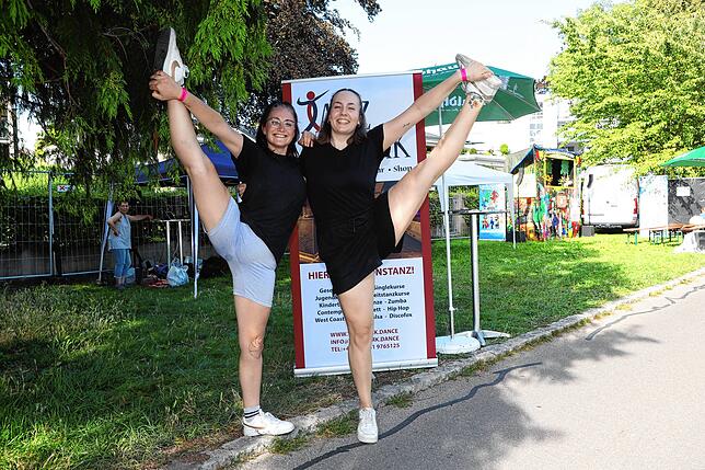 Bild 4: Beim Seenachtfest 2023 treffen sich im Stadtgarten und an der Seestraße alle Generationen