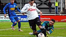 Damian Kaminski (vorne) und seine Teamkollegen beim Oberligisten FC ß8 Villingen werden sich wohl darauf einstellen müssen, dass die ...
