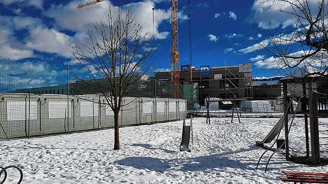 Die Arbeiten am Neubau des Gymnasiums an der Alemannenschule ruhen derzeit. Die Container werden also bis ende des Jahres benötigt. In ...