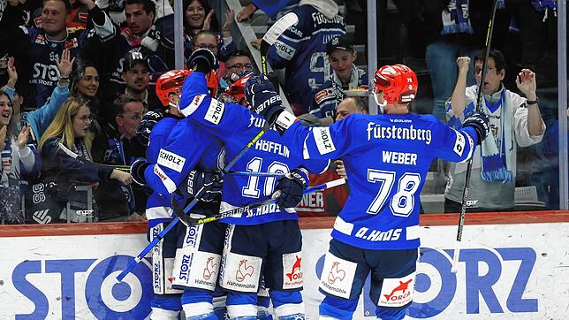 Über gleich vier Tore durften die Schwenninger Wild Wings beim Heimsieg gegen die Iserlohn Roosters jubeln.