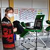 Anita Baltensperger bei einer Online Berufsorientierungsveranstaltung in der Schule.