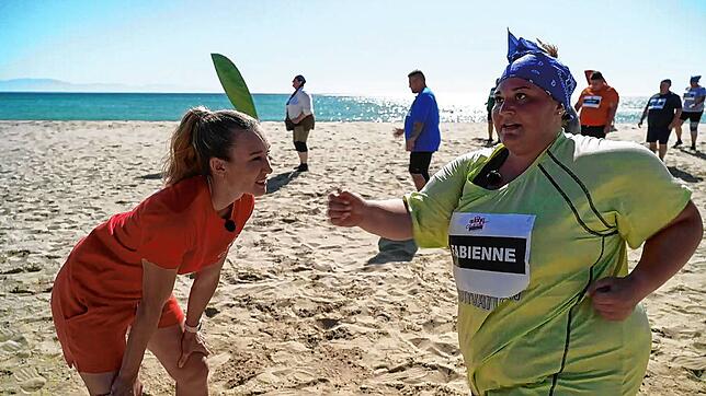 Fabienne Fleig wird bei &bdquo;The Biggest Loser &ndash; Leben leicht gemacht&ldquo; von Trainerin Christine Theiss motiviert.