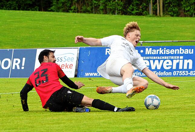 Bild 4: 1:1 im Aufstiegsduell zwischen FC RW Salem II und dem TV Konstanz. Wir waren mit der Kamera dabei!