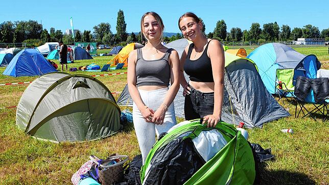 Bild 13: So sieht Vorfreude auf das Seenachtfest aus! Auf dem Konstanzer Flugplatz wird wieder gecampt