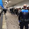 Beamte des Schweizer Bundesamts für Zoll und Grenzsicherheit kontrollieren jeden Morgen um sieben Uhr den Nachtzug aus Wien. Illegal ...