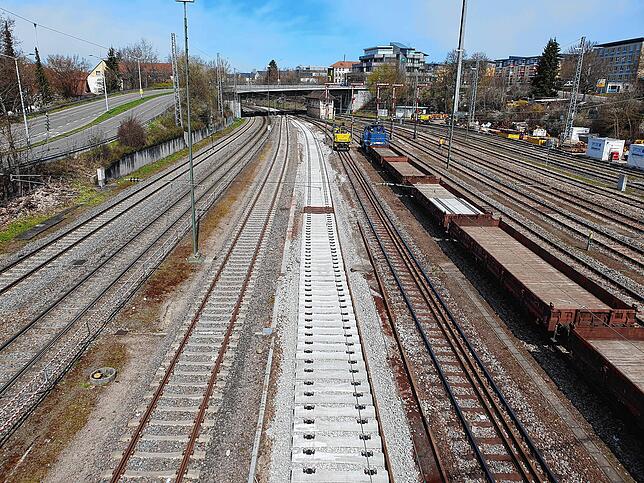Auch stadtauswärts Richtung St. Georgen fehlt Ostersonntag die dritte Spur aus dem Bahnhof. Ganz links Gleis eins und Gleis zwei. Die ...