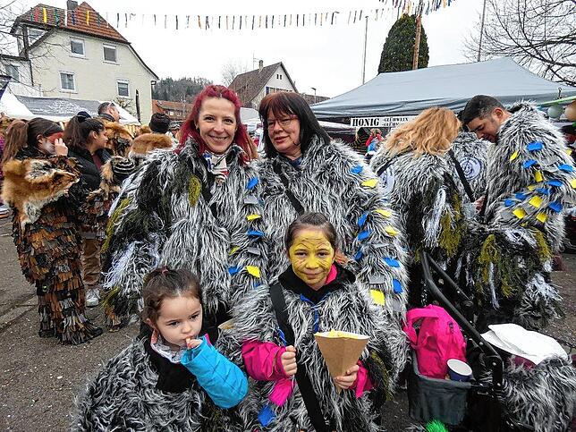 Bild 11: Bilder vom Narrentreffen in Dogern