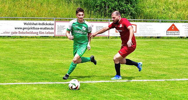 Bild 36: SV Waldhaus II gewinnt Kellerduell gegen DTFV Bad Säckingen mit 2:1 – und wir haben Fotos!