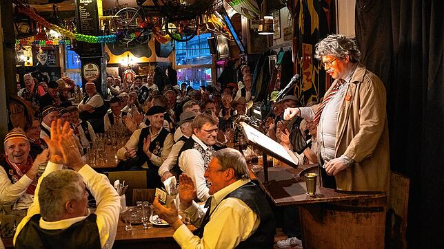 Bild 1: Ein Rheinländer in der Fasnet: Hier wird das verhärtete Narren-Herz des Skeptikers ganz weich