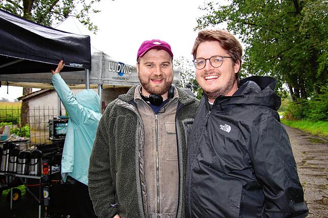 Die Cousins Marius (links) und Paul Beck aus Zußdorf gehören zu den Produzenten der Serie, Marius Beck hat am Drehbuch mitgeschrieben.