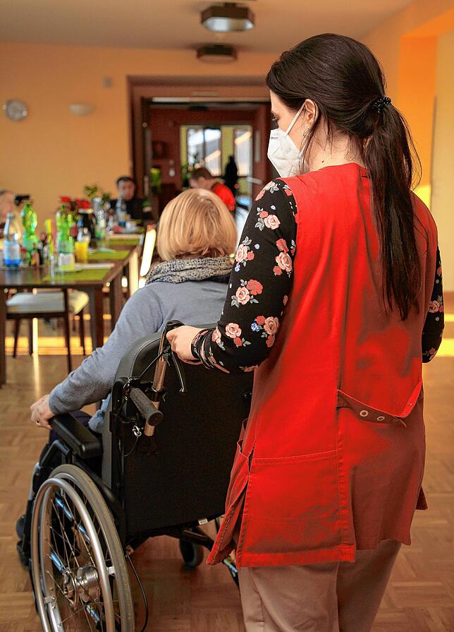 Jessica Deiss pflegt im Pflegezentrum Hegau in Singen.