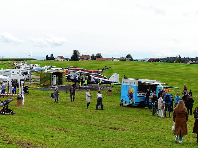 Bild 30: Großer Erfolg beim Jubiläums-Flugplatzfest in Rickenbach-Hütten