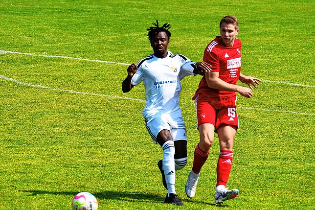 Bild 9: VfR Bad Bellingen besiegt SV 08 Laufenburg II &ndash; und wir haben Bilder!