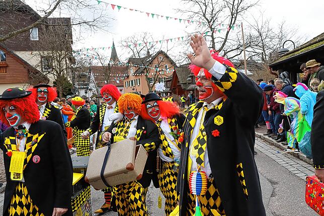 Bild 20: So schön ist der Fasnetmentigs-Umzug in Unterkirnach