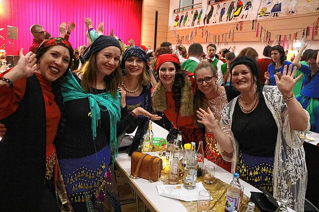 Bild 1: Öschabend lockte die Narren: die schönsten Bilder des Abends!