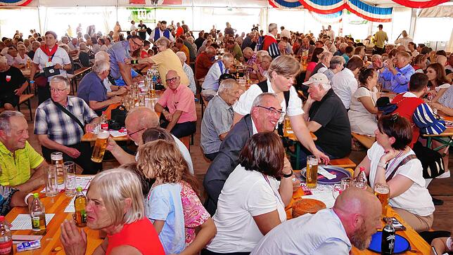 Bild 14: Waldshuter Chilbi 2025: Volles Haus beim 57. Wunschkonzert des Musikzugs St. Florian - das sind die schönsten Bilder