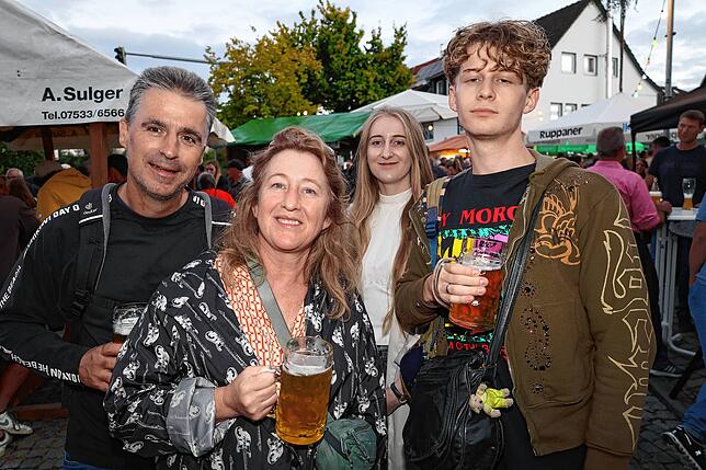 Bild 16: Dingelsdorf feiert sein Herbstfests 2025: So ausgelassen ist die Stimmung am Samstag