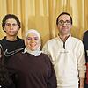 Alaeddin Fanari mit seiner Frau Mais Nasheed und den Kindern Karam und Esham und Freund Socrates Mustafa (rechts).