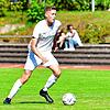 Jan Steininger (23) lebt in Maulburg und arbeitet in Binzen bei einer Druckerei im Schichtbetrieb. Mit Fußball begann er als Kind beim ...