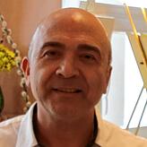 „Wenn wir die Plätze sperren, ist die Stadt wie tot“, beklagt Antonio Laudani vom Eiscafé Vivaldi.