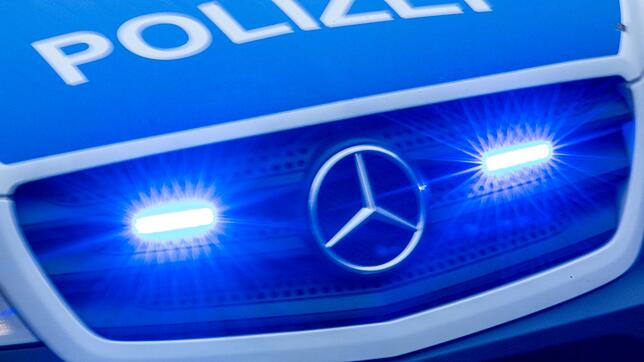 Die Polizei sucht nach einem Einbruch nach Zeugen. (Symbolbild)