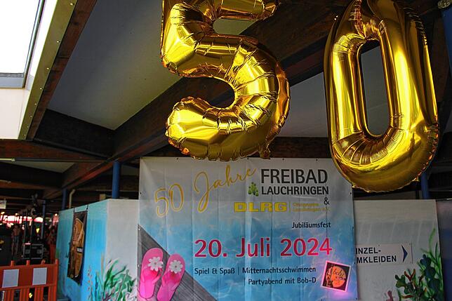 Bild 3: 50 Jahre Freibad Lauchringen. Das Schmuckstück im Landkreis ist kein bisschen gealtert. Grund genug für eine rauschende ...