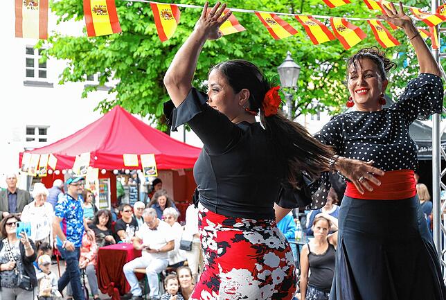 Spanische Nacht auf dem Radolfzeller Abendmarkt: 2024 kehrten die Mottoabende an drei Terminen zurück.