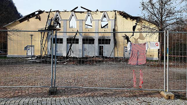 Bild 14: Alle Bilder vom Brand der Scheffelhalle in Singen