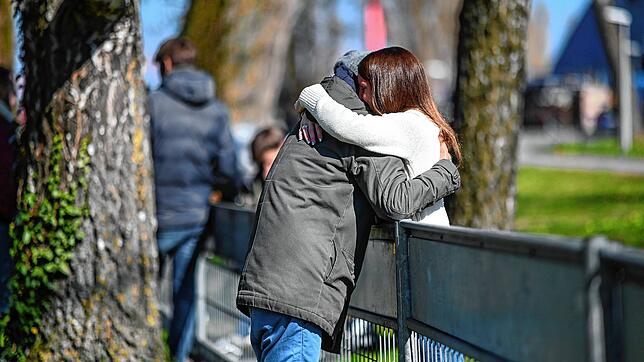 Szenen wie diese waren typisch für das Frühjahr 2020, als die Grenze zwischen Deutschland und der Schweiz geschlossen wurde. Die ...