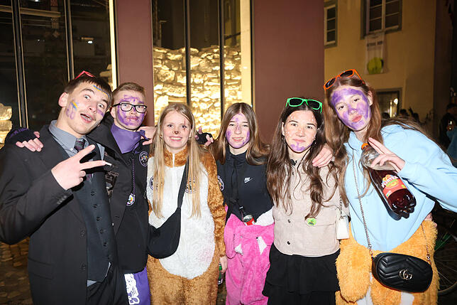Bild 7: Konstanzer Straßenfasnacht 2025: Die Stimmung ist auch am Fasnachtsfreitag super