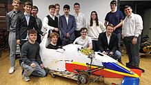 Bis zu 40 Kilometer pro Stunde soll der solarbetriebene Rennwagen auf der Strecke packen. Die Solarcar-Gruppe vom ...