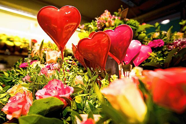 Eine der klassischsten und zugleich schönsten Gesten ist am Valentinstag das Verschenken von Blumen.