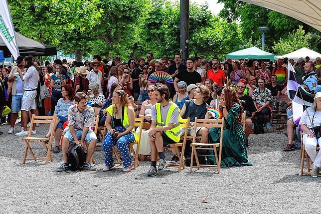Bild 22: Fotos vom CSD 2025 in Konstanz: Bunte Flaggen, ausgefallene Outfits und klare Statements