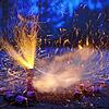 Das neue Jahr begann in Hilzingen für zwei Männer mit schweren Verletzungen. Denn ein Flaschenkühler hielt der Explosion von Feuerwerk ...