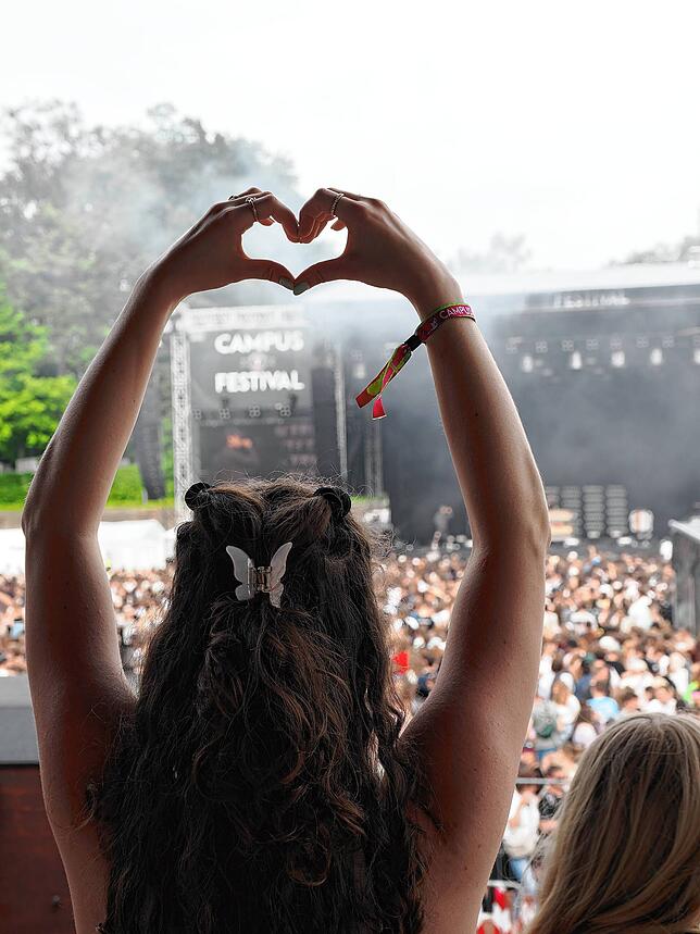 So viel Liebe: Beim Campus-Festival geht es über weite Strecken achtsam zu.