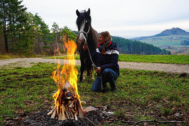 Pferdebesitzerin Sarah Hagenauer ist, wann immer möglich, mit ihrem Wallach Milan in der Natur unterwegs – am liebsten im Hegau. Das ...