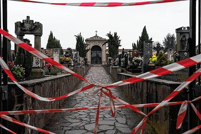 Friedhöfe wurden in Lodi geschlossen, Bestattungen können laut Andrea Ferrari aktuell nicht stattfinden.