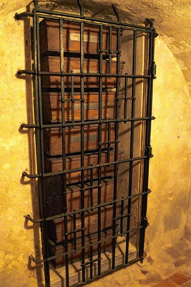 Die Gebeine der Habsburger hatte Fürstabt Martin Gerbert vor 250 Jahren nach St. Blasien geholt. Später holten die Mönche sie nach ...
