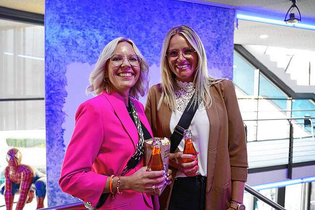 Katharina Trik und Veronique Ernst aus Schramberg haben sich für den Barbie Film gestylt.